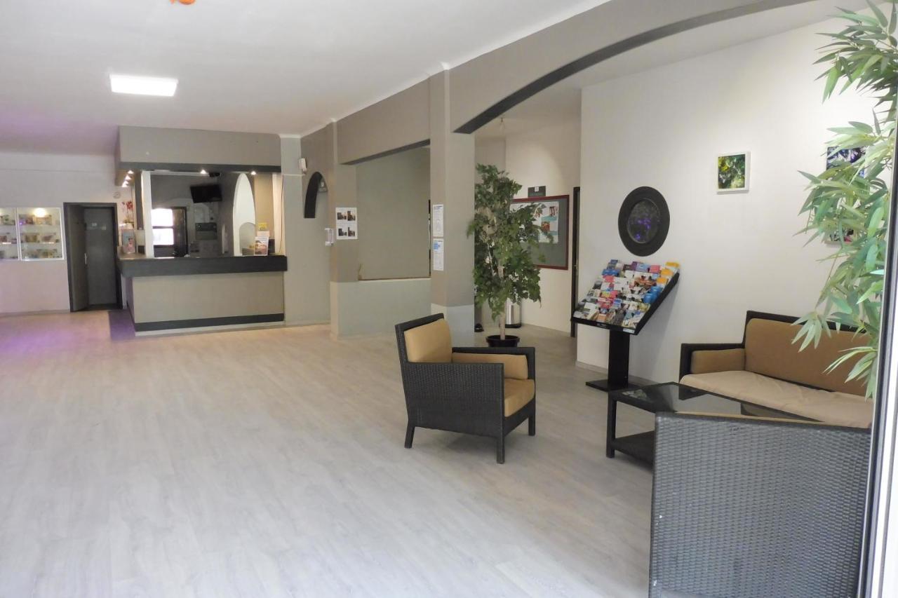 Ulvf Les Residences Du Colombier Fréjus 外观 照片